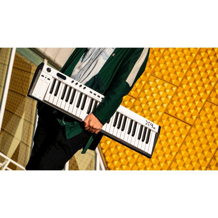 Midiplus - X4 III