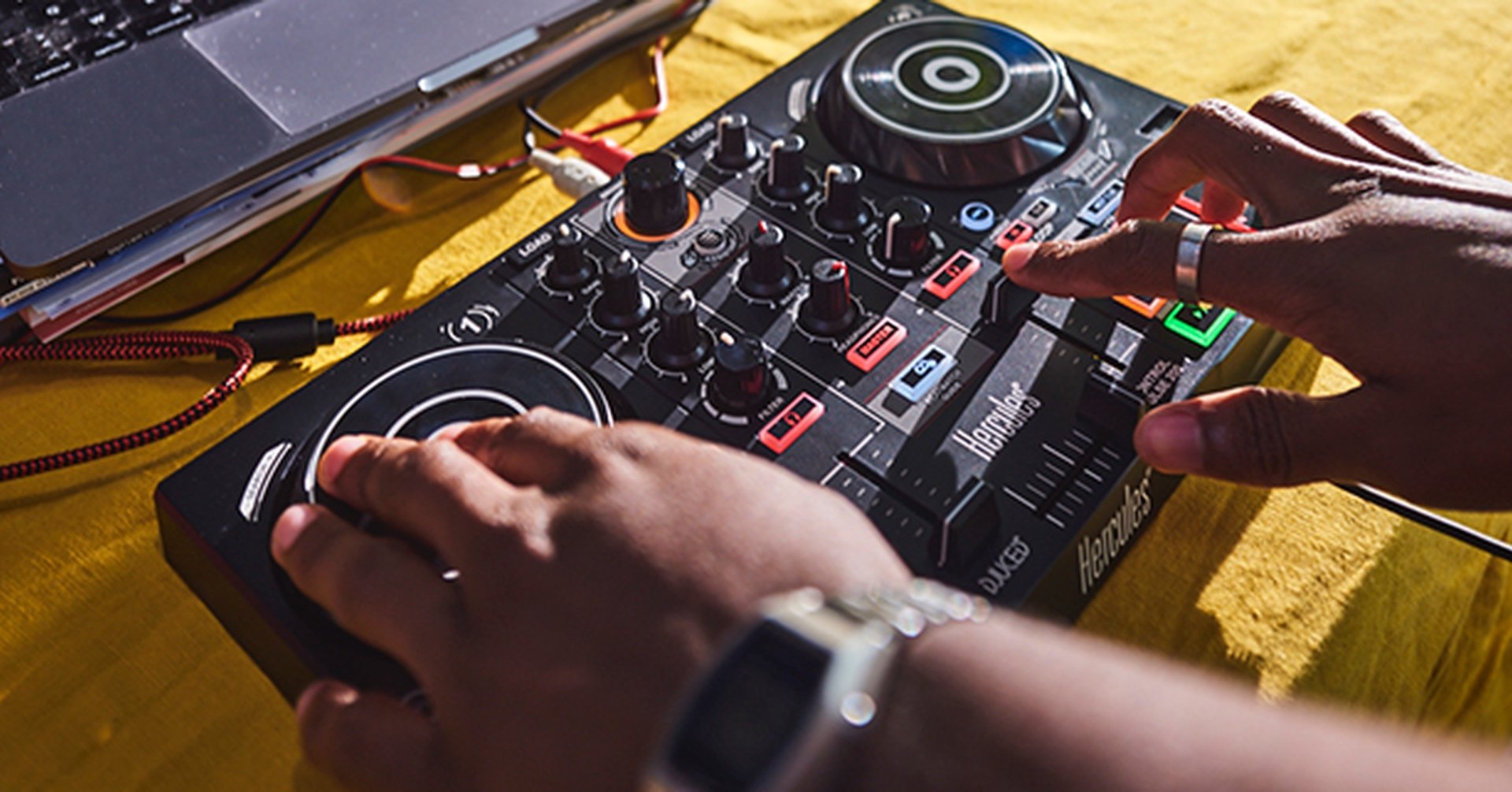 Hercules DJControl Inpulse 200 - Twoja przepustka do świata profesjonalnego DJ-ingu 